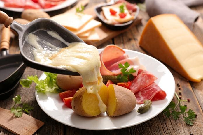 Taupymo žaidynėse darykite kaip šveicarai: naudokitės „Iki“ nuolaidomis sūriui, mėsos gaminiams ir pasigaminkite šį hitu tapsiantį receptą